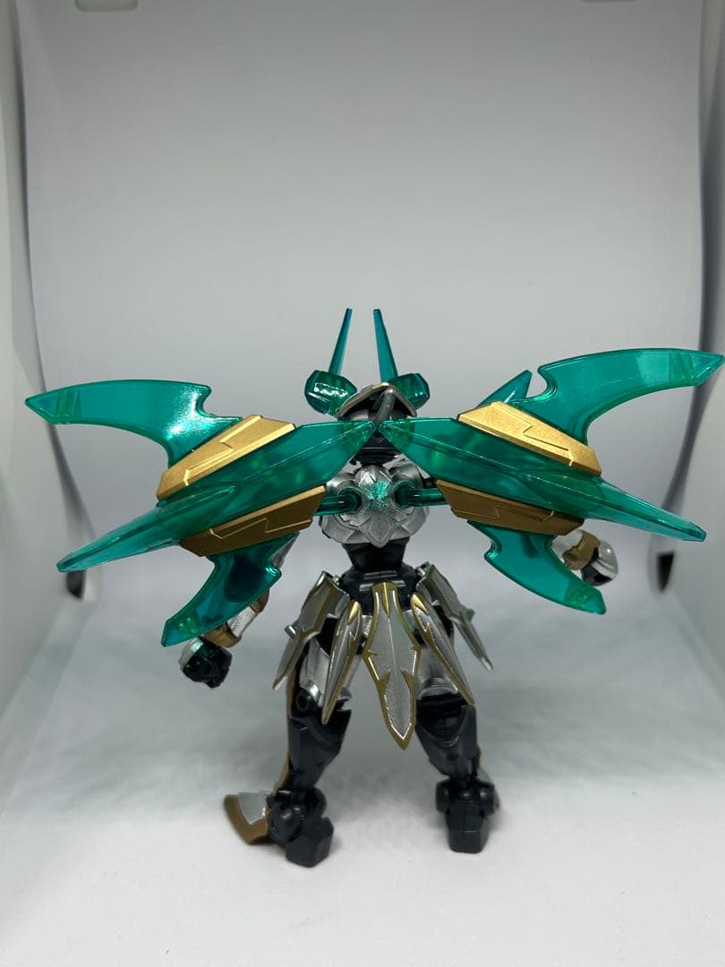 プラモデル 組立済 模型 LBX ダンボール戦機 シャドールシファー 完成