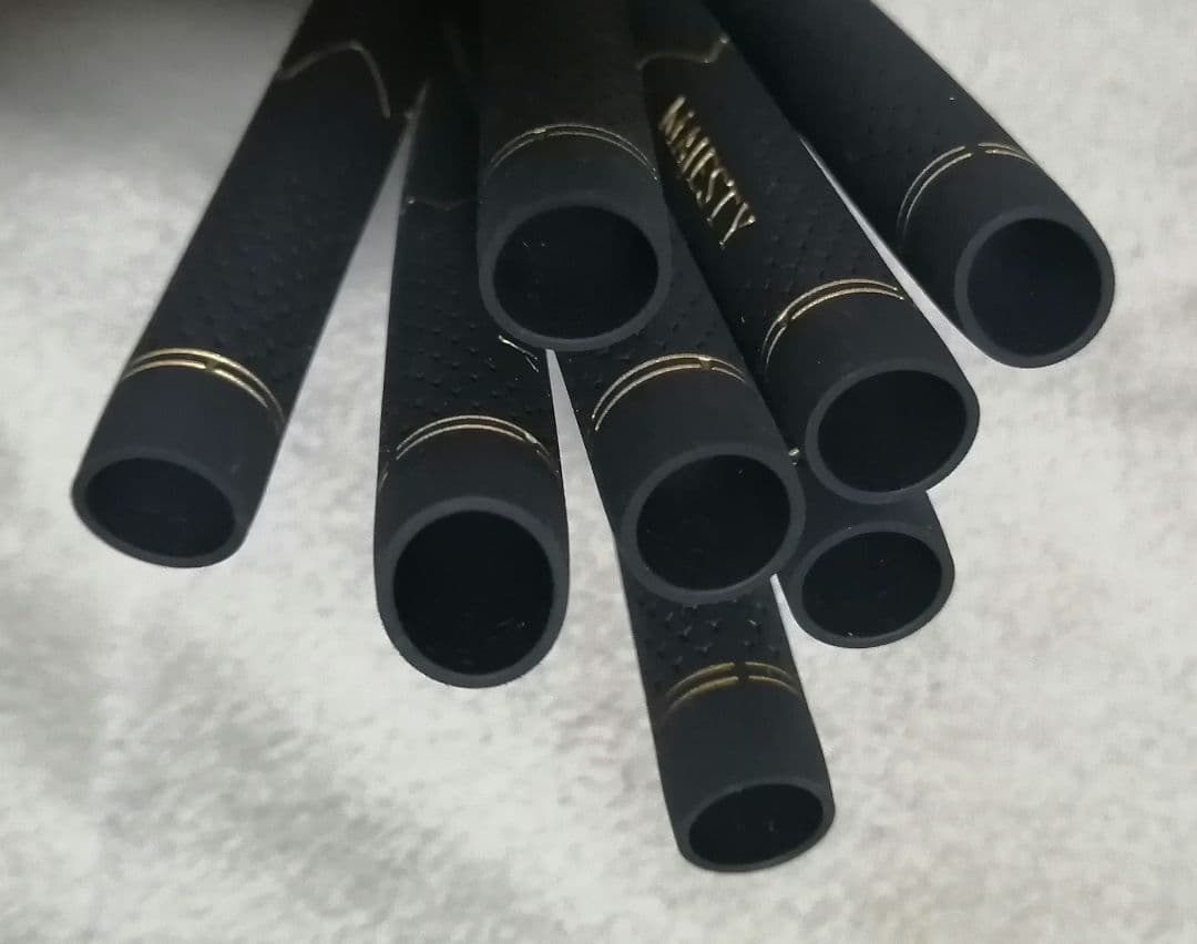 未使用 MAJESTY マジェスティ ゴルフグリップ 8本セット 匿名配送