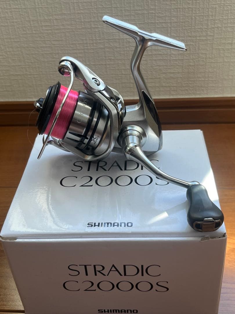 SHIMANO STRADIC19 C2000S スピニングリール - メルカリ