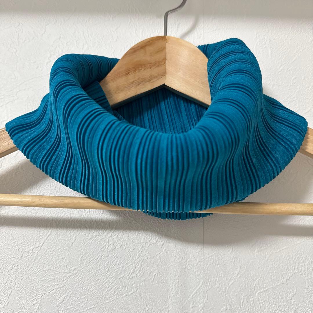 ✨【極美品】ISSEY MIYAKE PLEATS PLEASEネックウォーマー - メルカリ