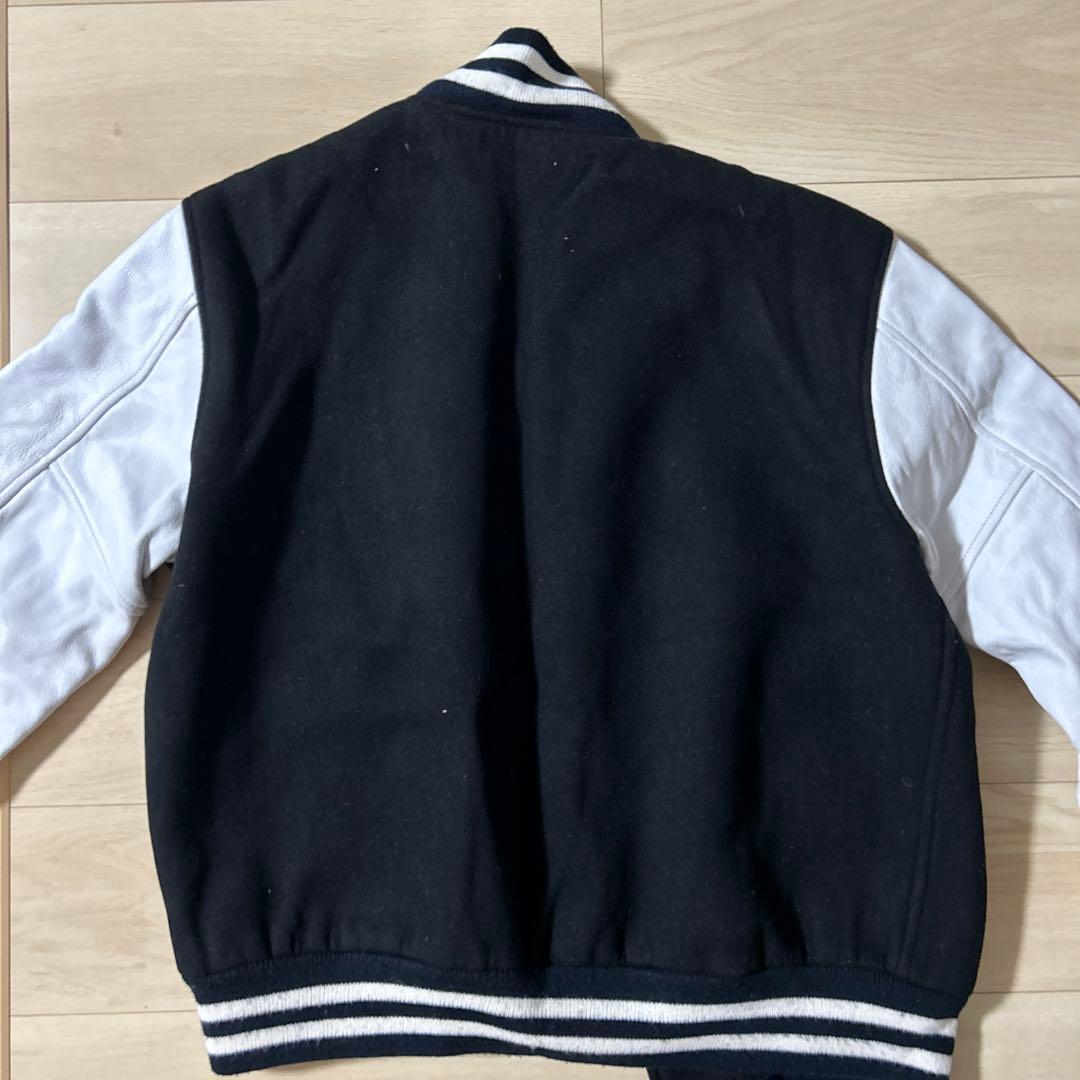 A BATHING APE スタジャン (B) APE 黒・白 - メルカリ