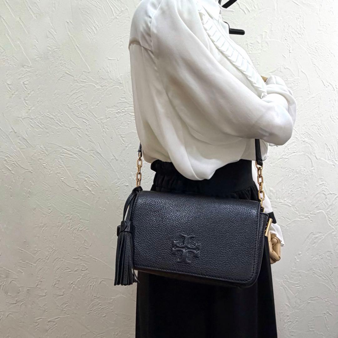 極美品 TORY BURCH ショルダーバッグ エンボスロゴ 自立可 黒 922