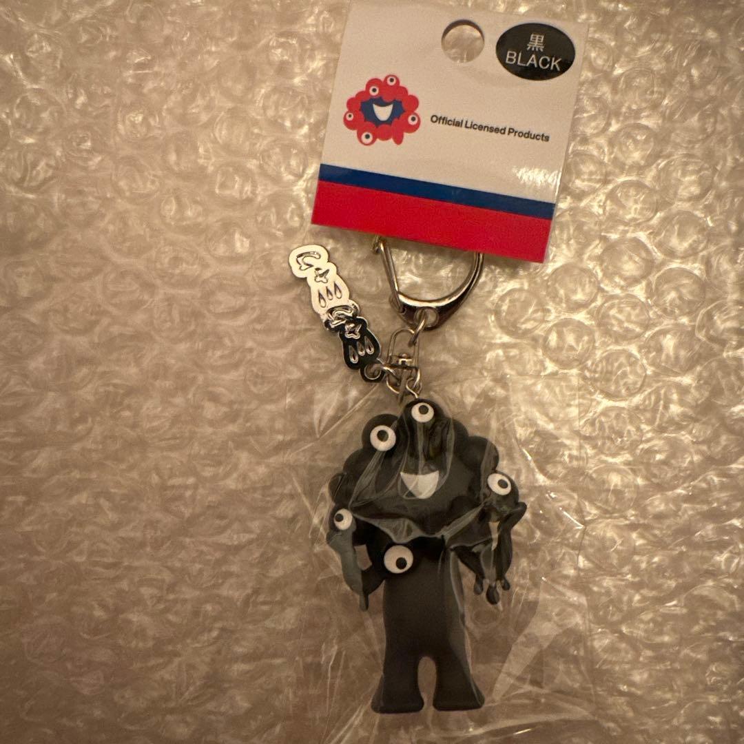 黒 ミャクミャク 立体キーホルダー - メルカリ