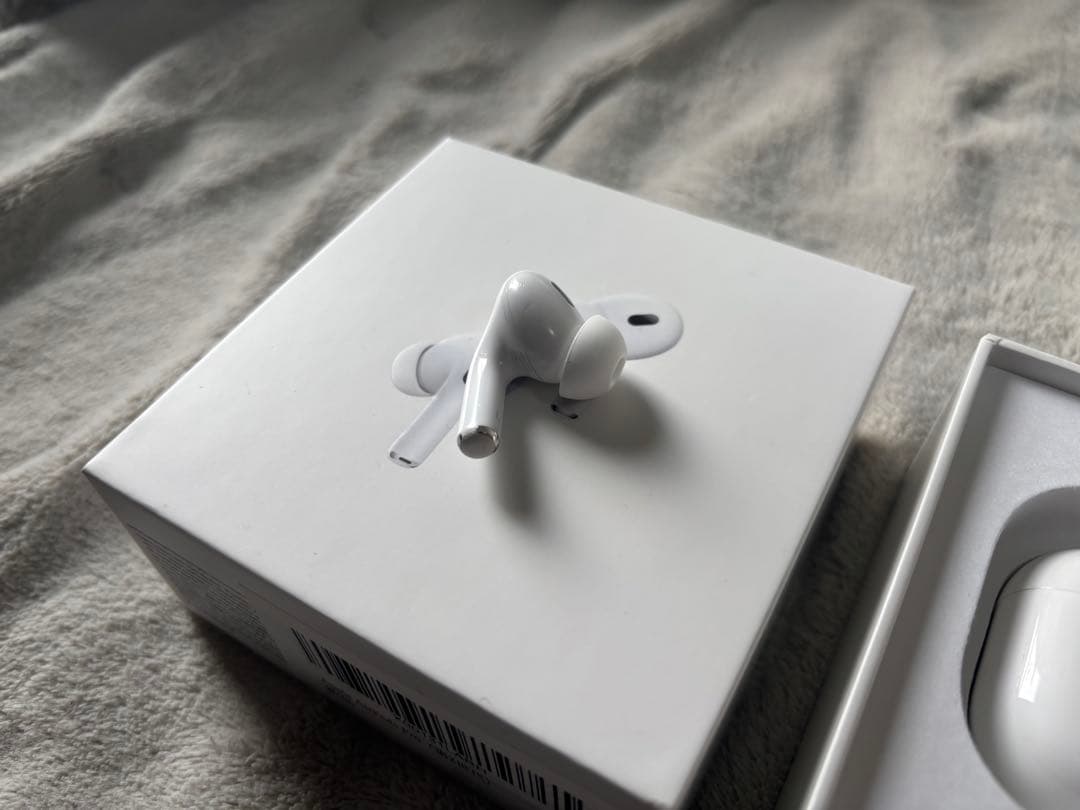 Apple AirPods Pro (第2世代) 左耳 Apple Apple AirPods Pro 2 左イヤホンのみ USED美品 エアーポッズ