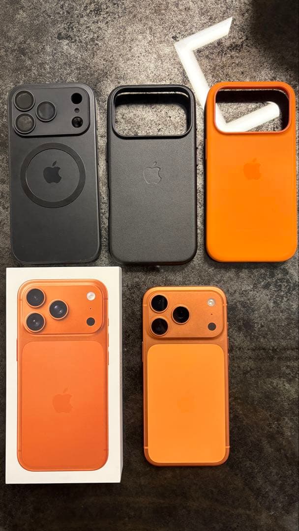 【美品】Apple iPhone17pro 256GB ケース付き iPhone 17 Pro ケース カード収納 スタンド付 耐衝撃 手帳型 カメラ