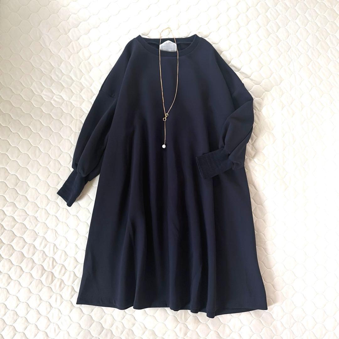 美品】BEARDSLEY 袖パフダンボールワンピース ネイビー - メルカリ