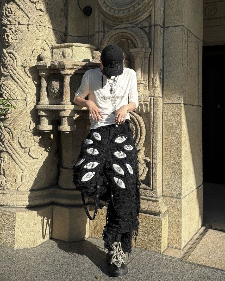 uniz WHITE EYES PANTS - メルカリ