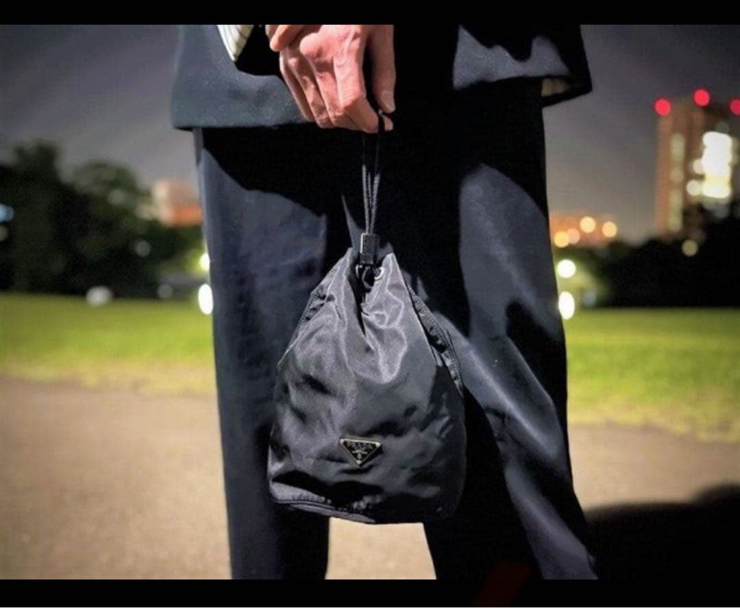 美品】PRADA プラダ アクセサリーポーチ ブラック ナイロン 巾着