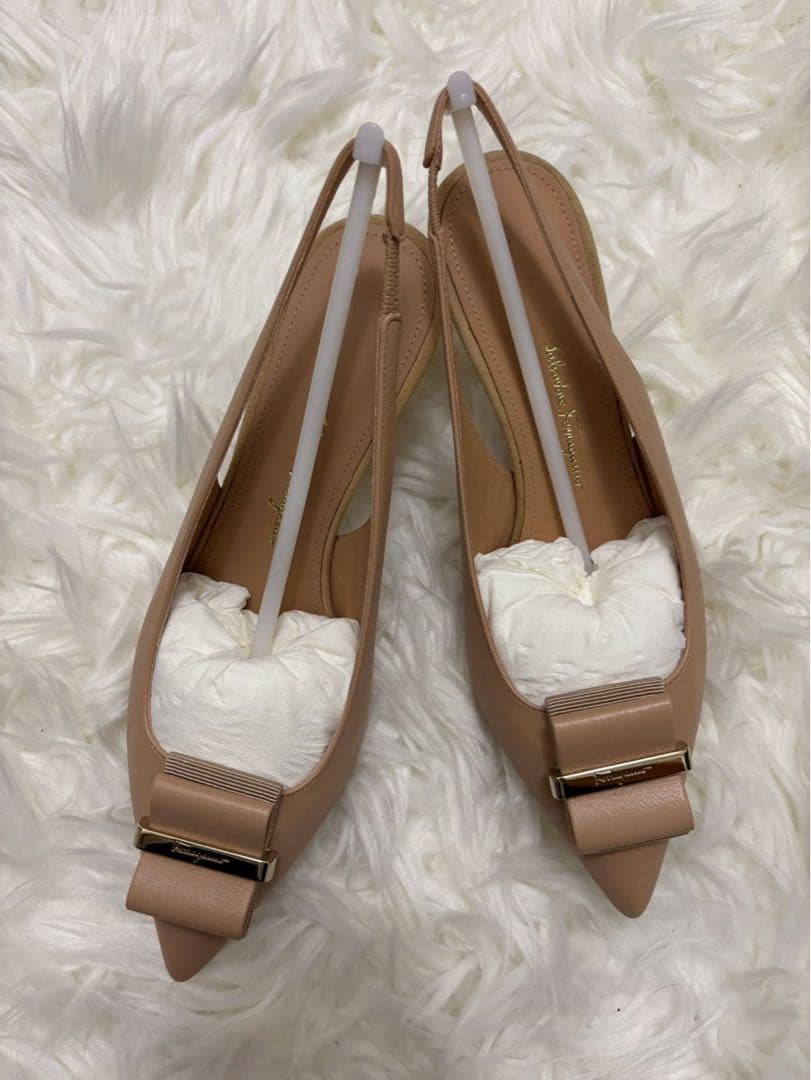 美品 Salvatore Ferragamo パンプス スリングバック 5.5 ☆使用感少なめ美品☆Salvatore Ferragamo フェラガモ パンプス 7B