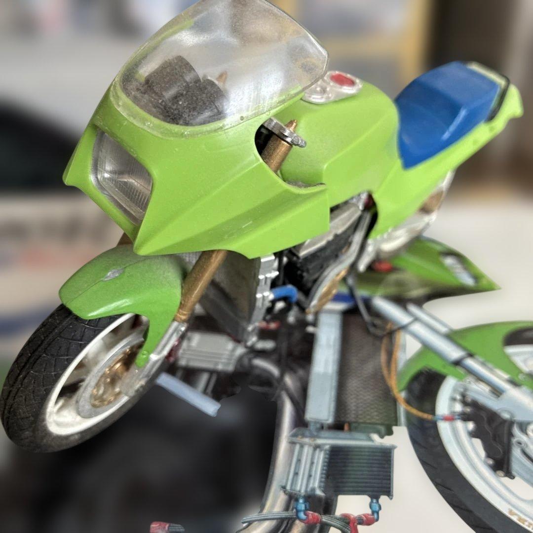 青島 1/12GPZ900Rバイクモデル 制作途中ジャンク品 - メルカリ