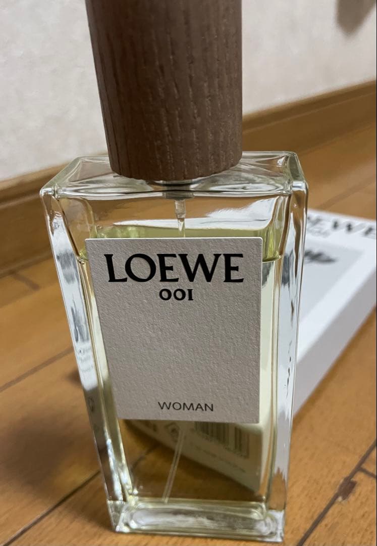 美品】LOEWE001ウーマン100ml 8割残オードパルファム正規品 - メルカリ