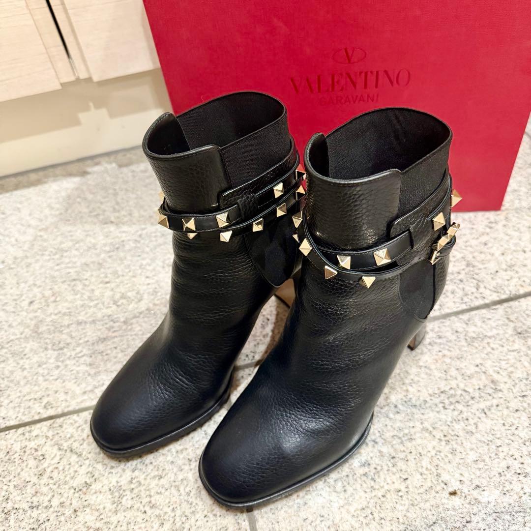 ヴァレンティノ VALENTINO ロックスタッズ ショートブーツ 黒 37 中古・古着通販】VALENTINO (ヴァレンティノ) ロックスタッズベルト