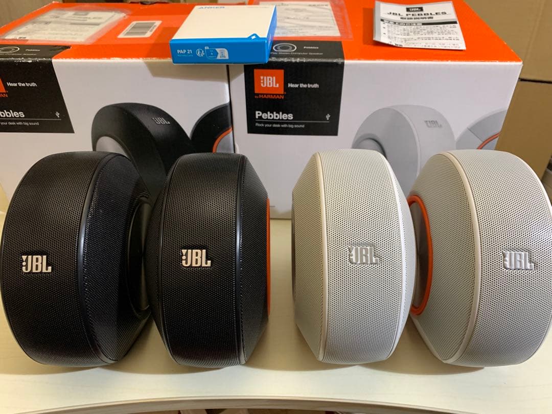 JBL Pebbles 白＆黒の 2箱セット　パソコン用スピーカー　元箱有り JBL pebbles 箱付属品完備 スピーカー 卓上 PCスピーカー - メルカリ