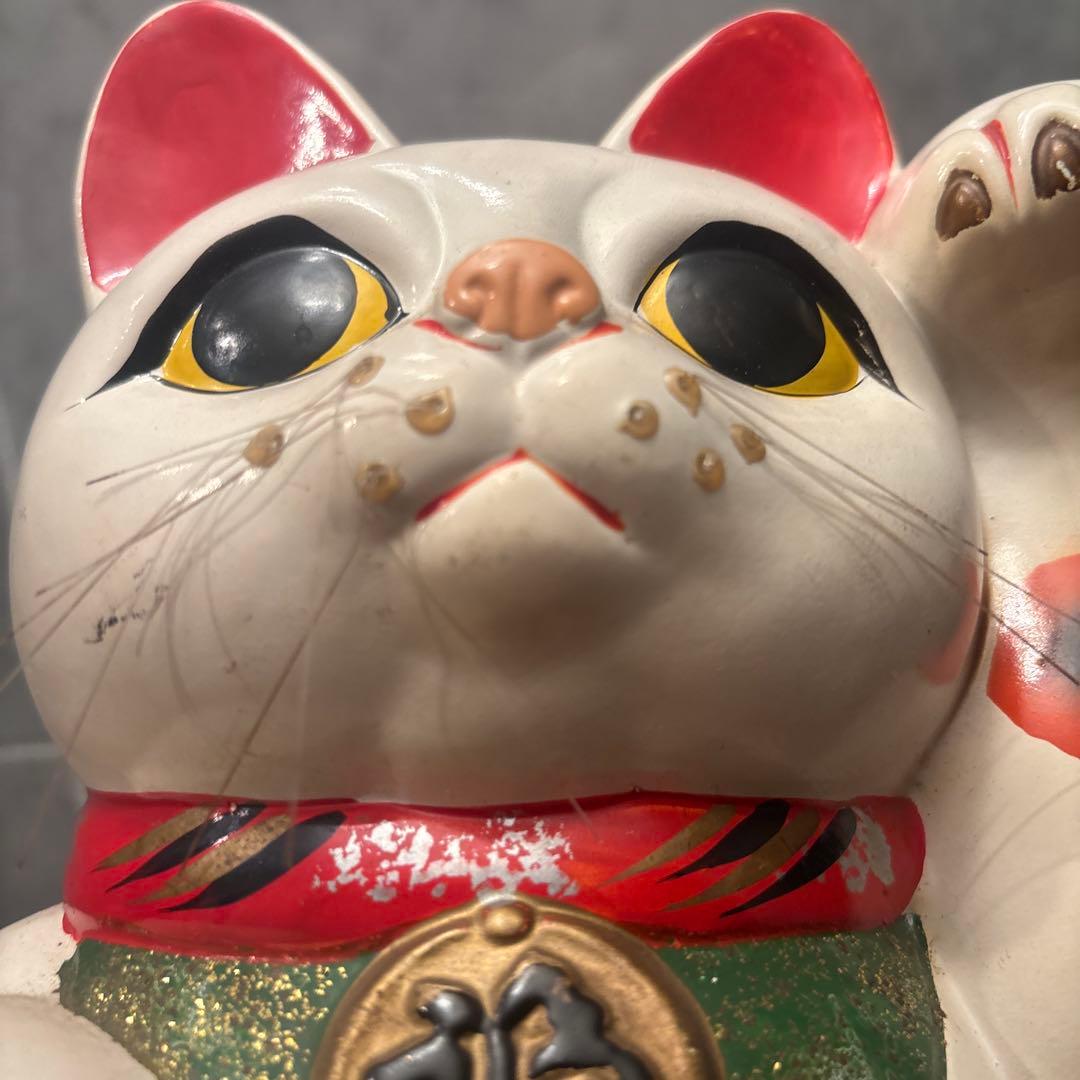 ヴィンテージ手描きの瞳が美しい三毛猫の招き猫 - メルカリ
