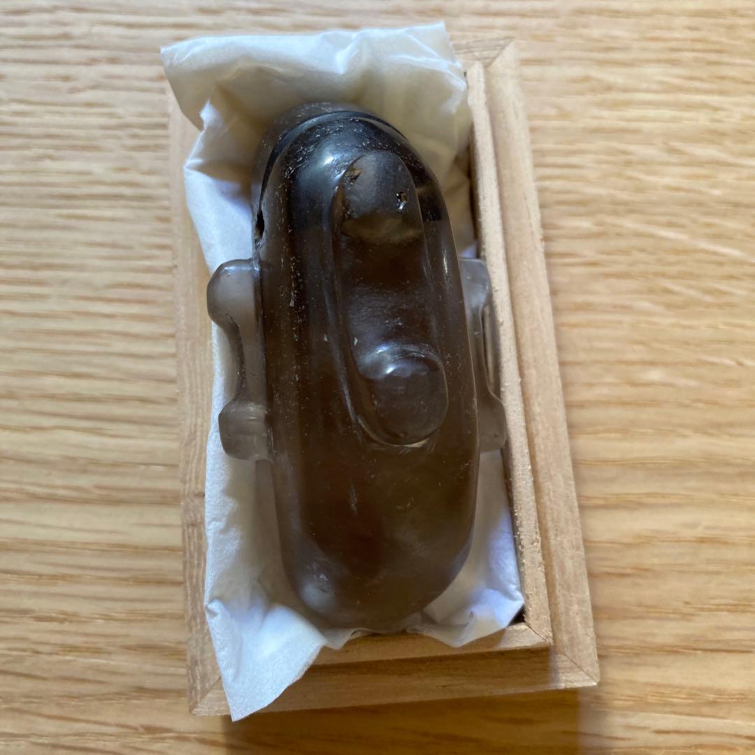古墳期 煙水晶製 特大型7.5cm 丁字彫り子持ち異形勾玉｜伝
