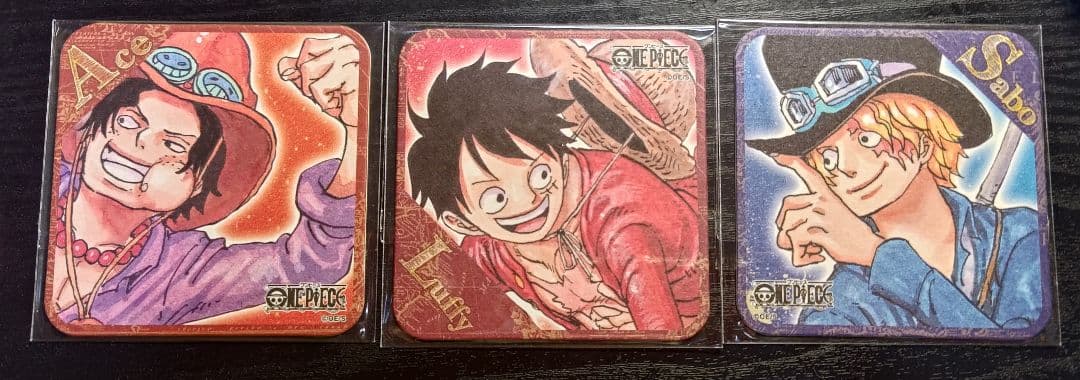 ONEPIECE アートコースター BOX 特典 ルフィ エース サボ ONE PIECE(ワンピース)の『ONE PIECE』帽子型アクリルコースター 3個