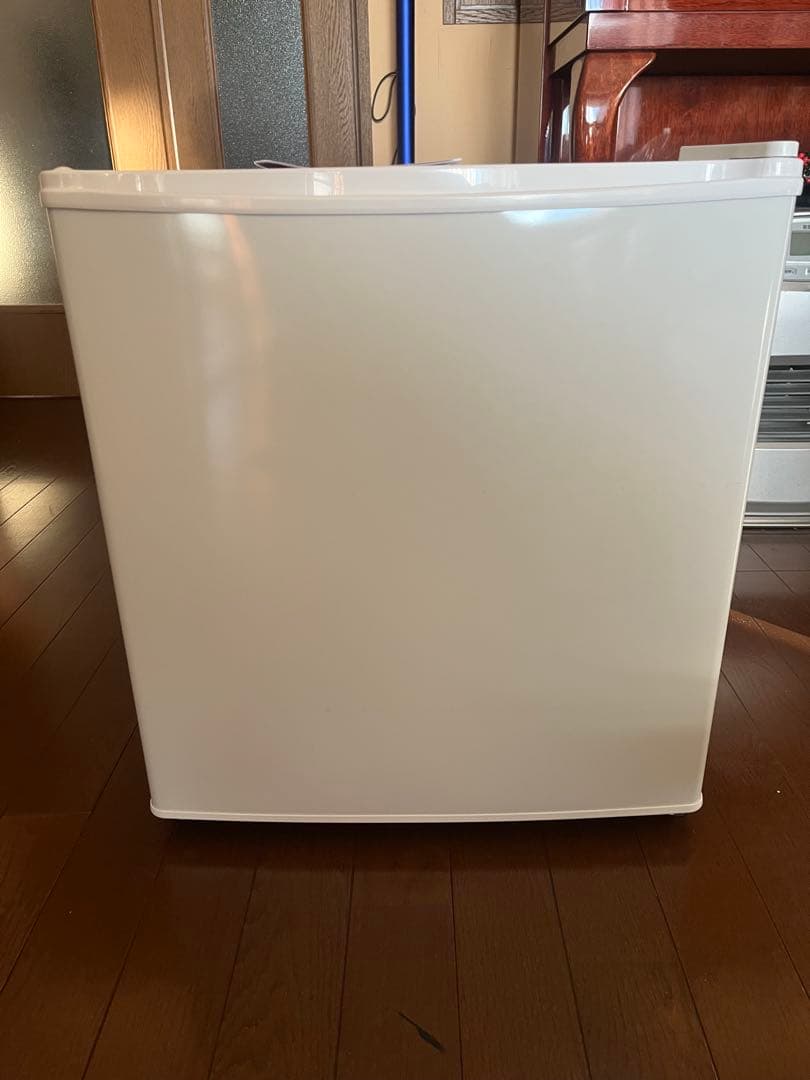 ホワイト冷蔵庫 2段棚 温度調整ダイヤル付き　47L k-kijima-com_hjr-cak75w