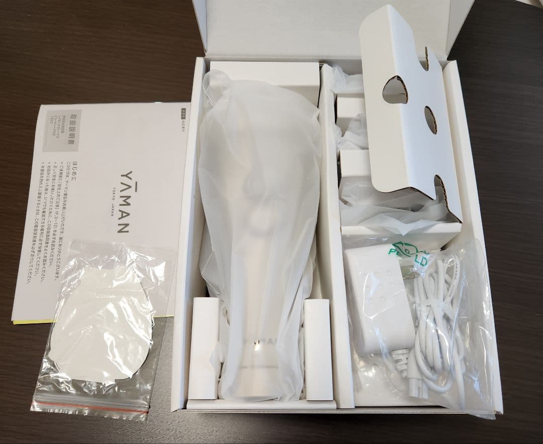 mochiko様Dysonドライヤーブラック本体とアタッチメント箱購入時の付属品