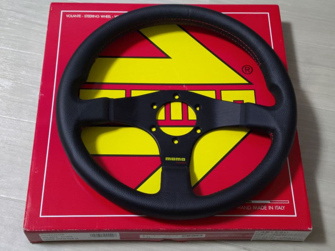 ほぼ新品 momo モモ チューナー TUNER 320 32 Amazon | MOMO(モモ) ステアリング チューナー 32パイ BK T-11