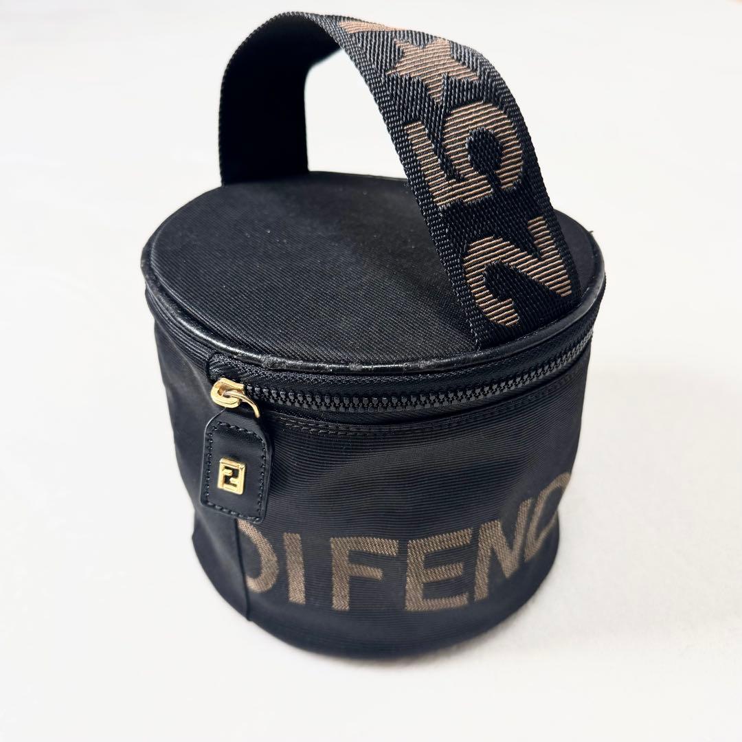 FENDI ハンドバッグ バニティバッグ ロゴ ナイロン 黒 - メルカリ