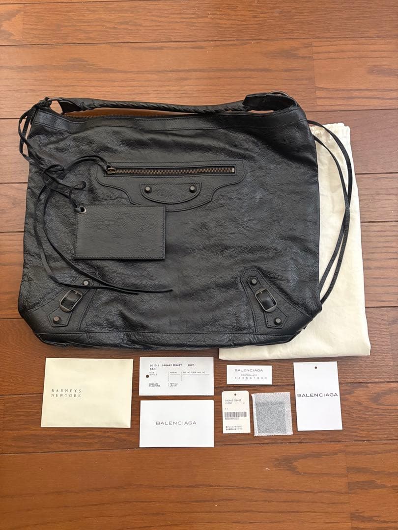 【未使用】BALENCIAGA ブラックレザー ショルダーバッグ　サンデー BALENCIAGA◇ショルダーバッグ/レザー/BLK/568813// : セカンド