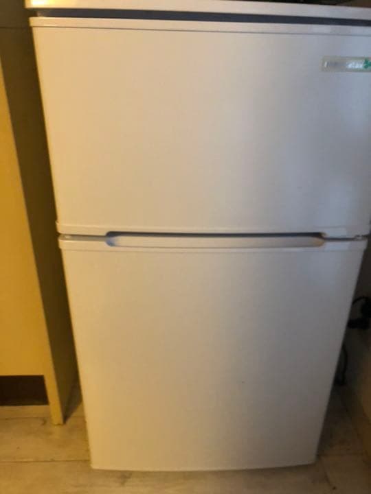 2ドア冷蔵庫 ヤマダ電機 ヤマダオリジナル 冷蔵庫 85L 右開き 2ドア 幅47.6cm 一人暮し向け