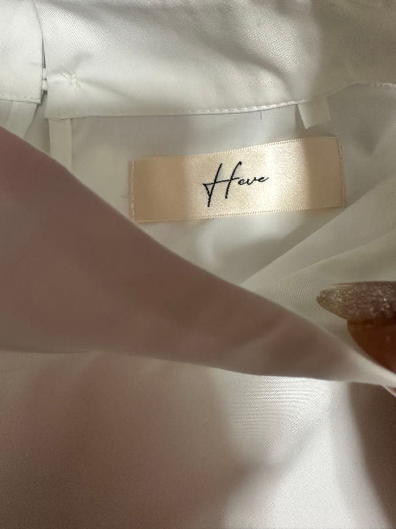 美品 heve.ベイブ バルーンボウタイブラウス 白色 受注商品