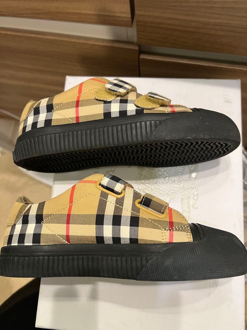 バーバリーチルドレン　スニーカー　サイズ31(19.5cm)