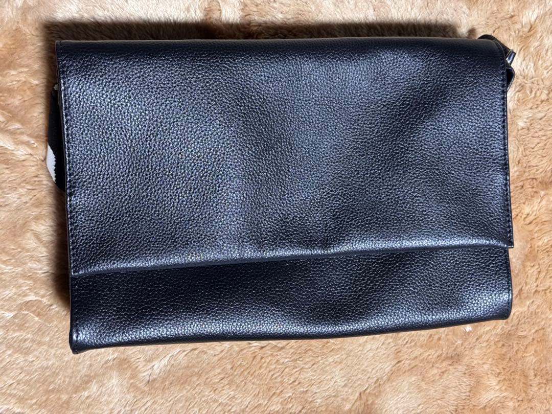 【値下げ中/新品同様/極美品】イアパピヨネ ショルダーバッグ ボディバッグ 柄ワイドテープショルダーバッグ《本革/軽量470g/ボディバッグ/500ml