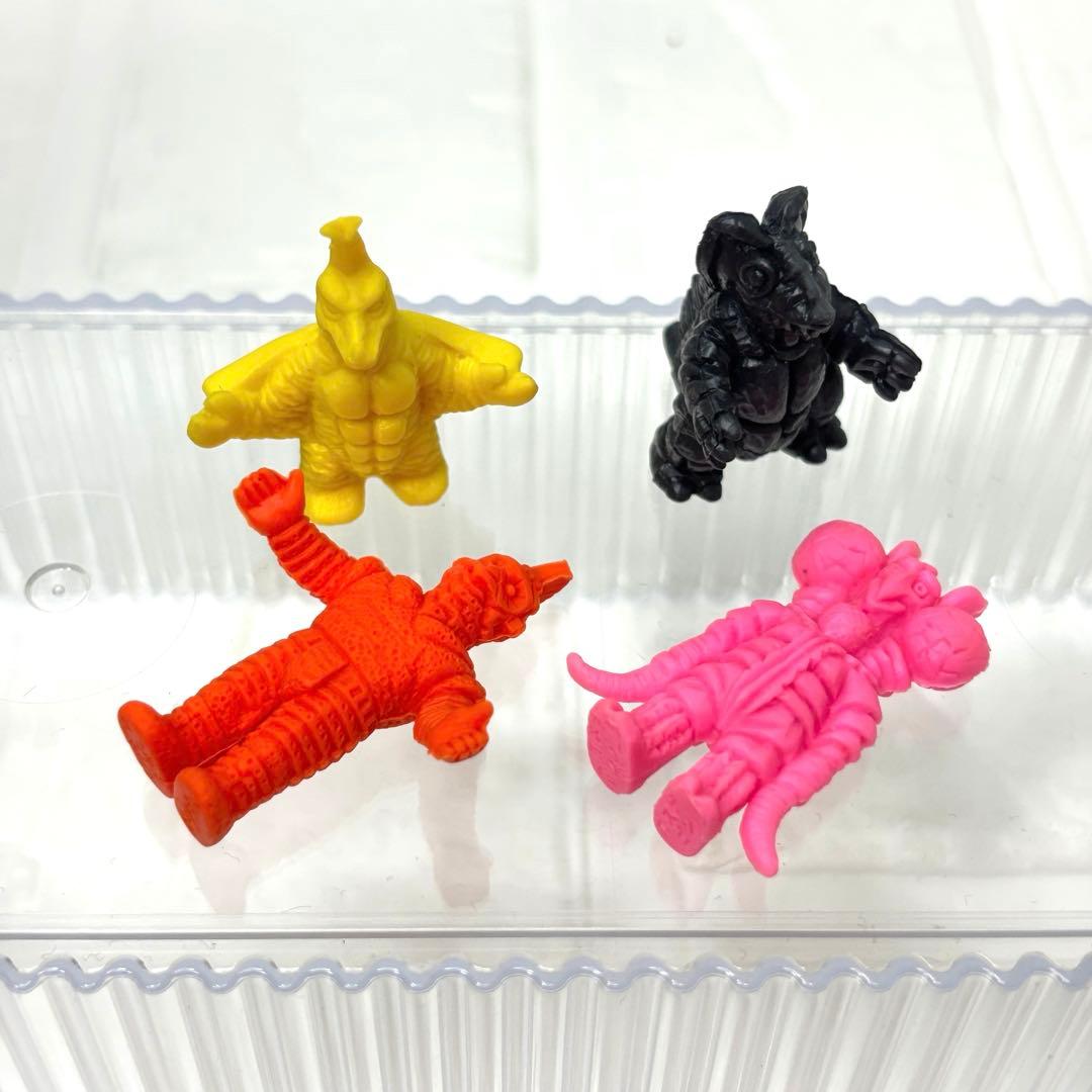怪獣消しゴム 10体セット② - メルカリ