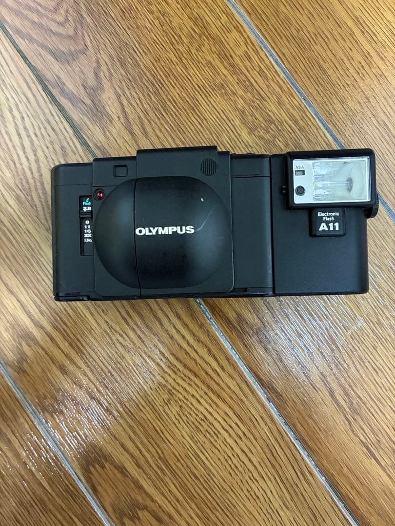 OLYMPUS XA A11 コンパクトフィルムカメラ　カメラ Amazon | Olympus XA A11付き | コンパクト 通販
