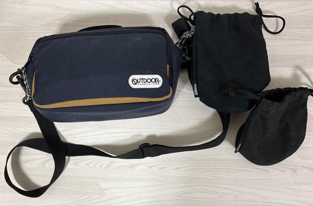 Nikon D5600 & D3000 レンズ3本・スピードライト付 - メルカリ