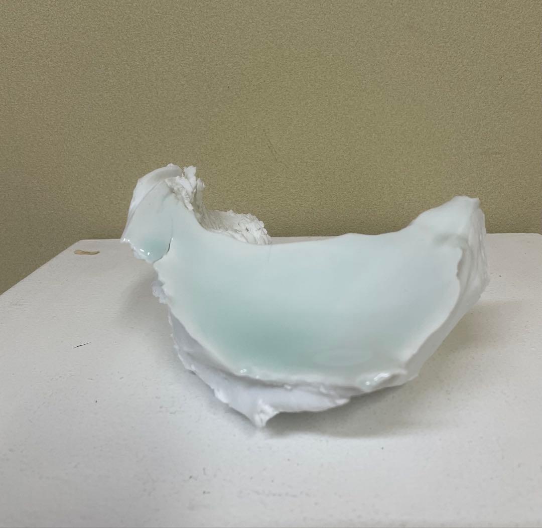 加藤委作品　青白磁オブジェB Connection: Triangle Heart by Tsubusa Kato 加藤委「合 サンカクノ