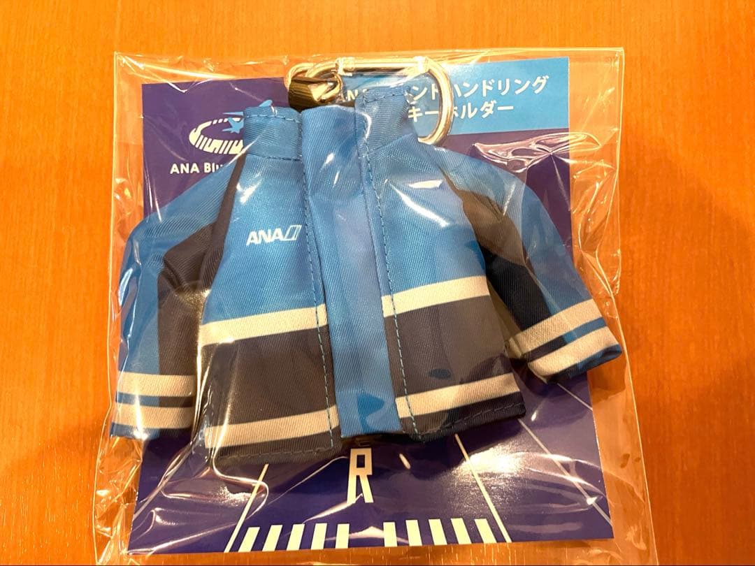 ANA Blue Base限定 グラハンキーホルダー 全日空グッズ - メルカリ