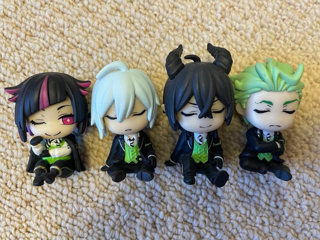 ツイステッドワンダーランド ディアソムニア 肩ズン - メルカリ