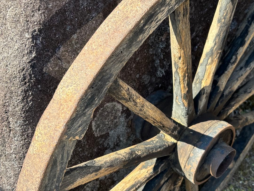 古道具 木製 大車輪 76cm 鉄帯 荷車 大八車 ガーデニング オブジェ ①