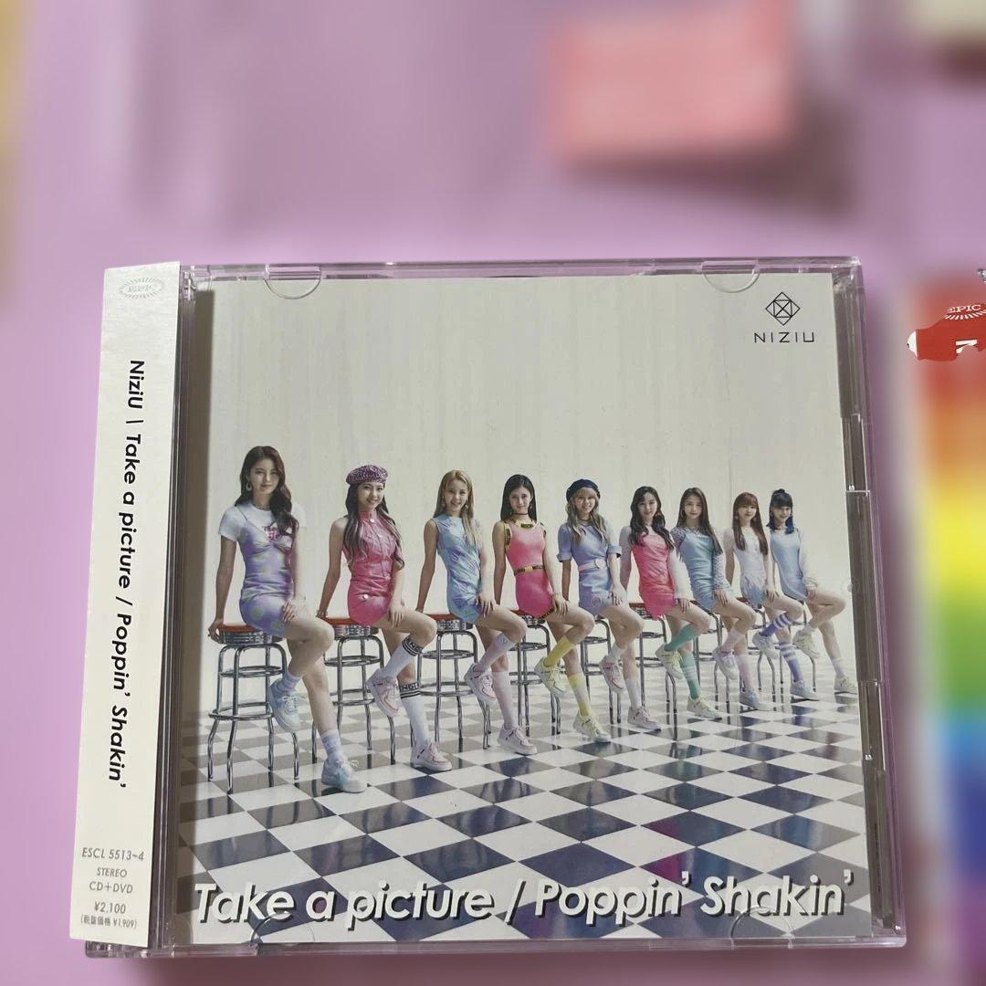 NiziU CD DVDセット 初回限定盤❗️ ステッカー付き❤️ - メルカリ