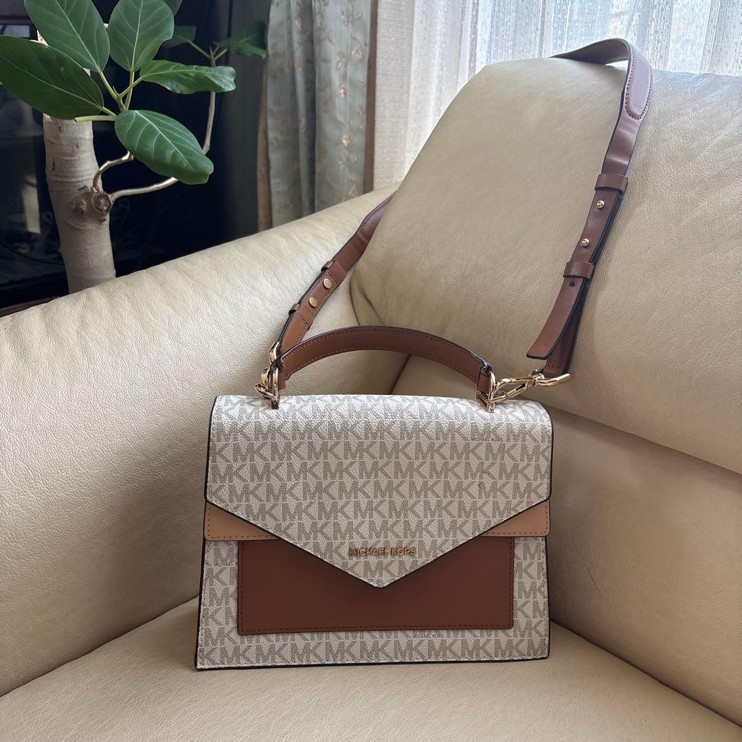 MICHAEL KORS ロゴ入りハンドバッグ - メルカリ
