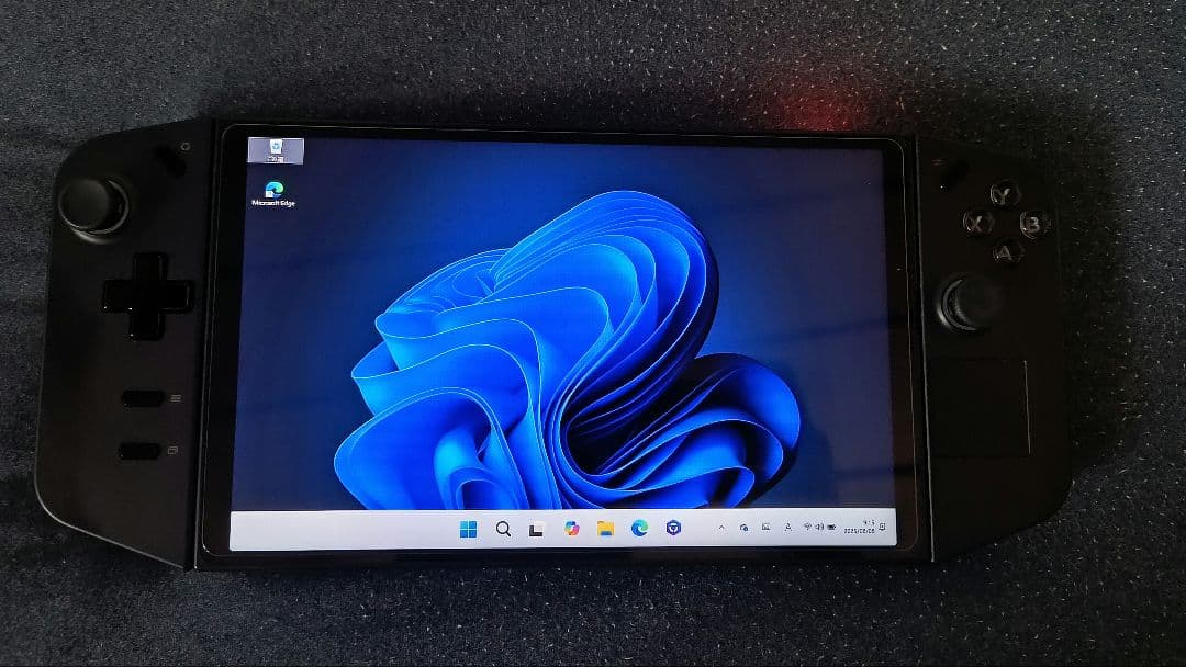 Windowsタブレット本体 lenovo legion go 512gb Lenovo's Legion Go Windows gaming handheld is now only $601