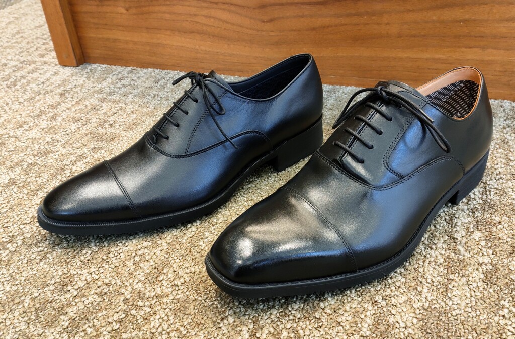 硬くて重い VS 柔らかくて軽い【ストレートチップ】 | 靴のリーガル