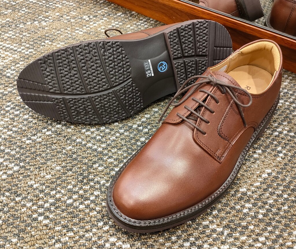 生の証』が刻まれやすい個性あふれるブラウンカラー | 靴のリーガル