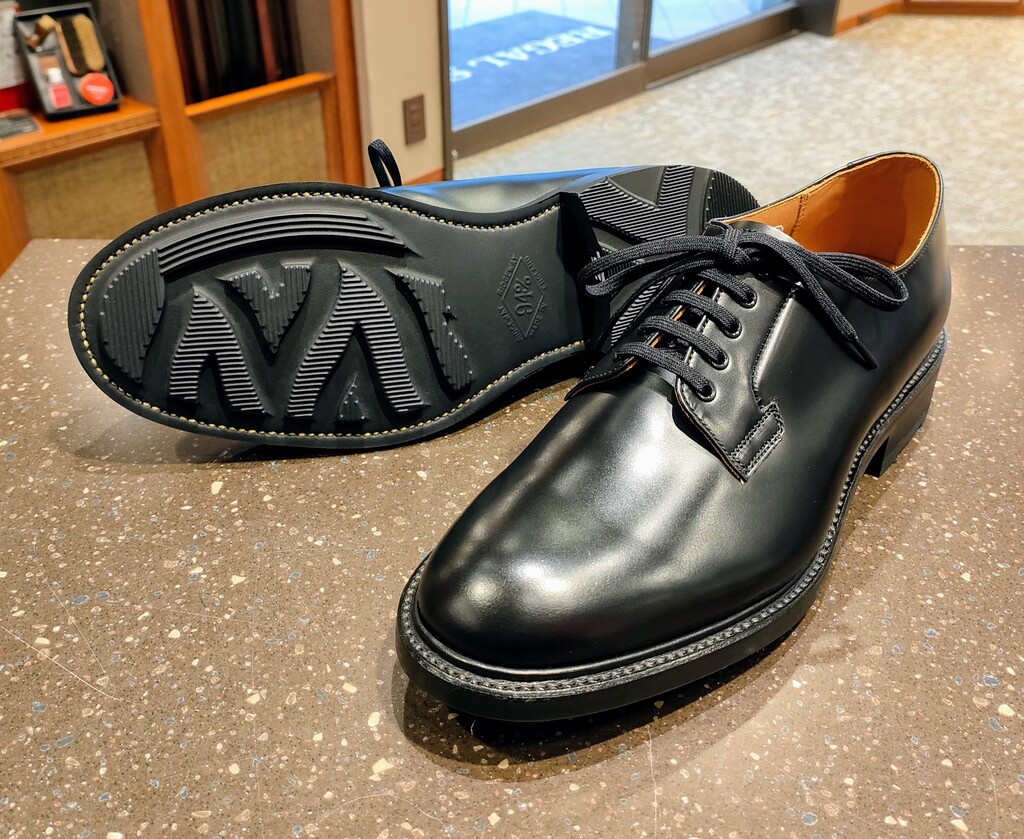 比較されやすい黒のプレーントウ | 靴のリーガルコーポレーション公式