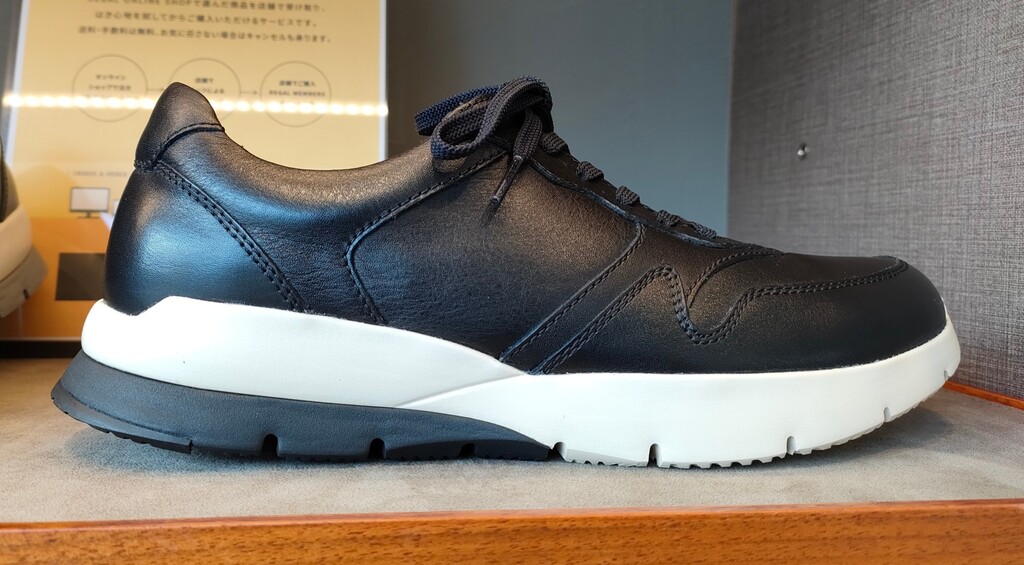 歩きやすく疲れにくいレザースニーカー | 靴のリーガル