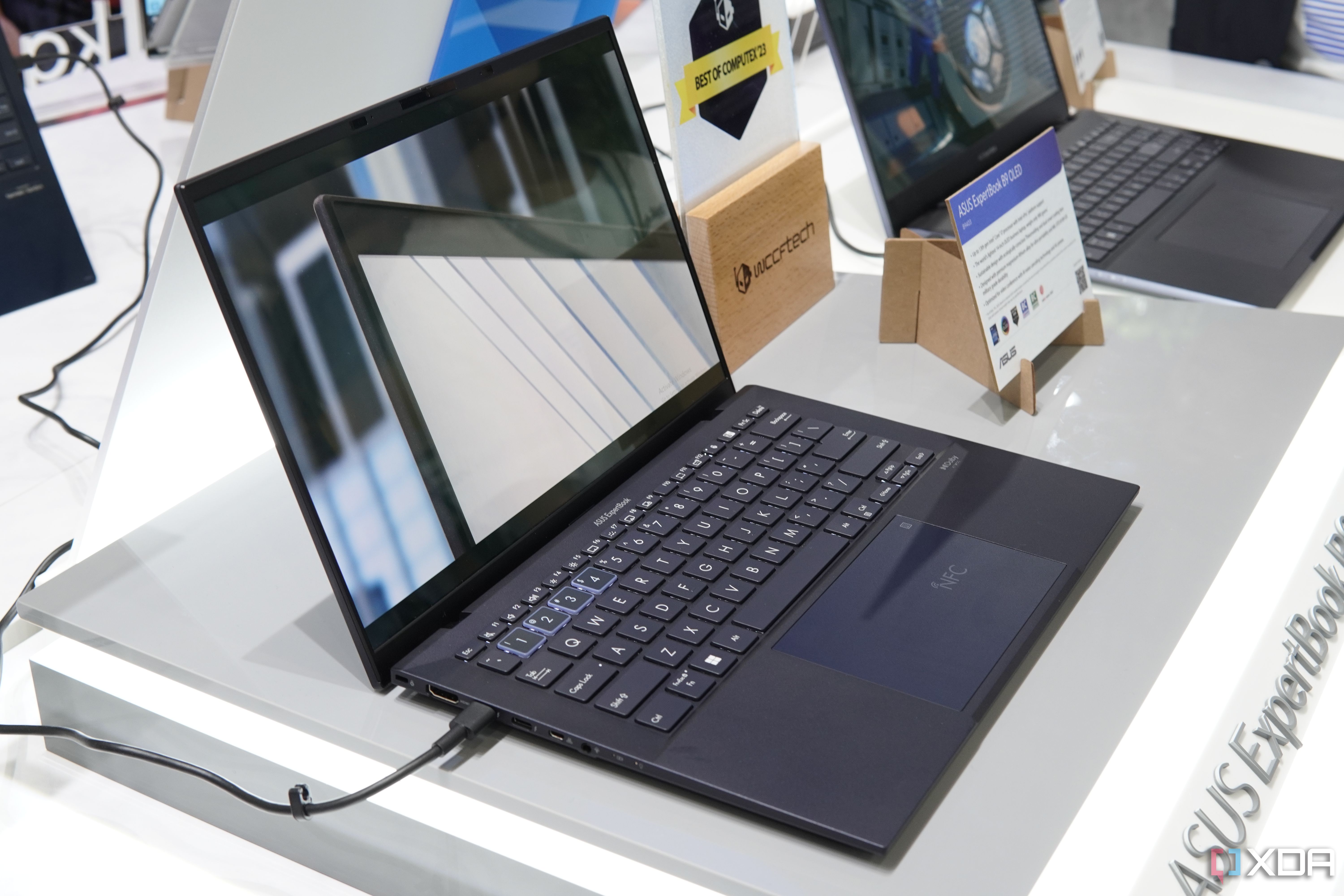 Hands-on: The Asus ExpertBook B9 OLED and B5 OLED are super light