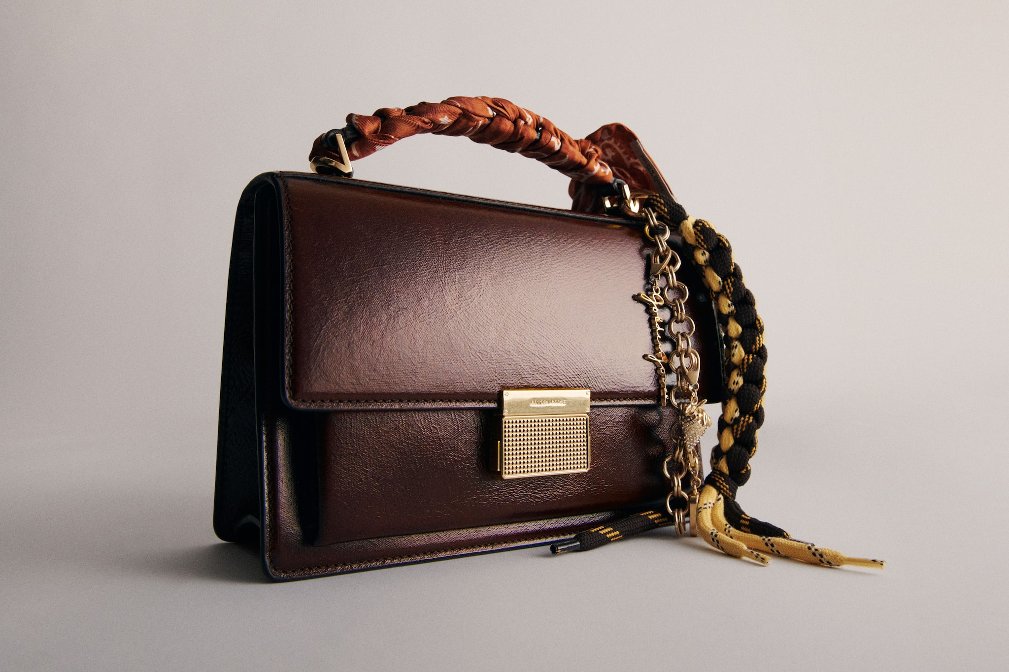 レディースバッグ：レザーやコットン製のバッグ | Golden Goose