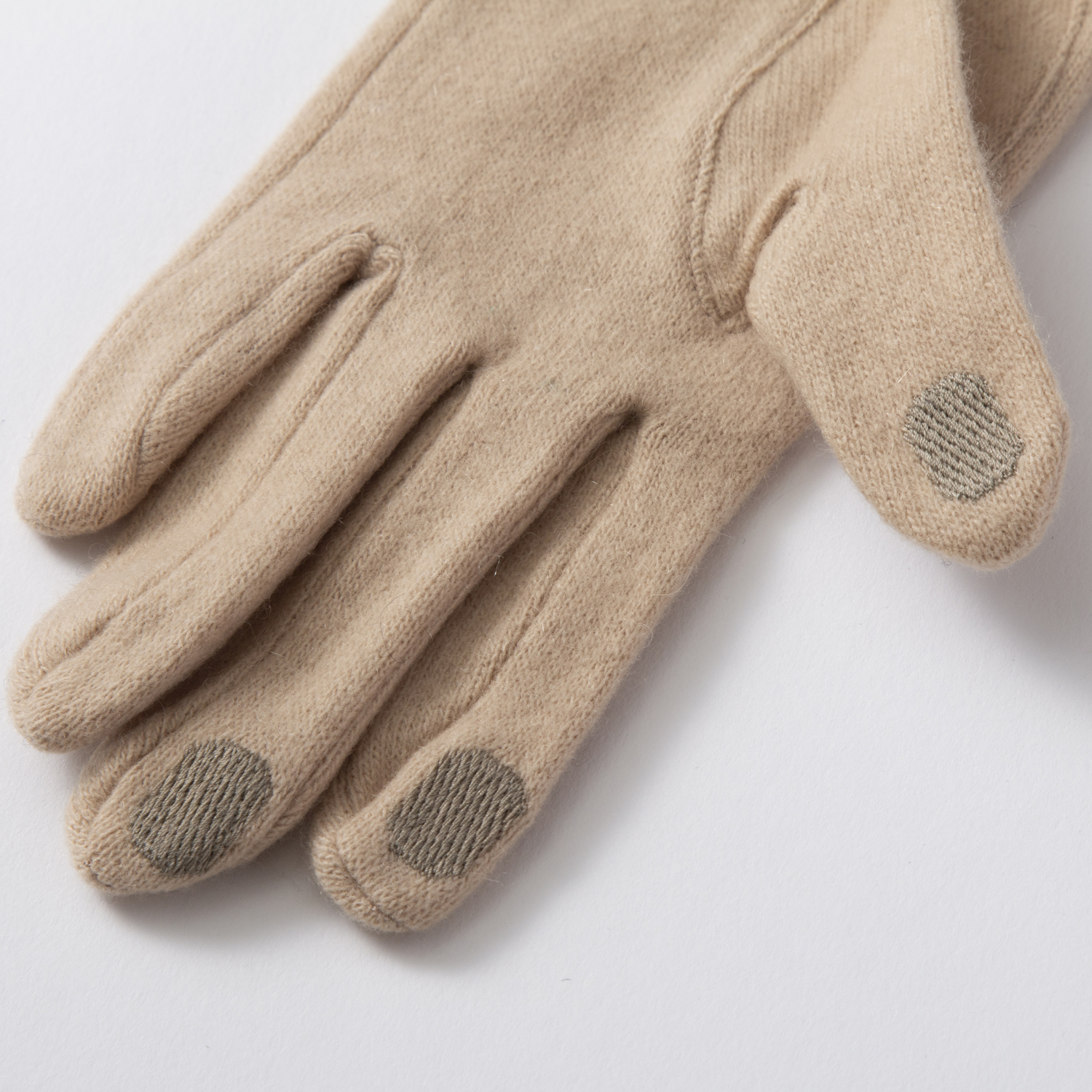 手袋 swan -安原ちひろさんの絵を刺繍したカシミヤ100%手袋 - スタイル