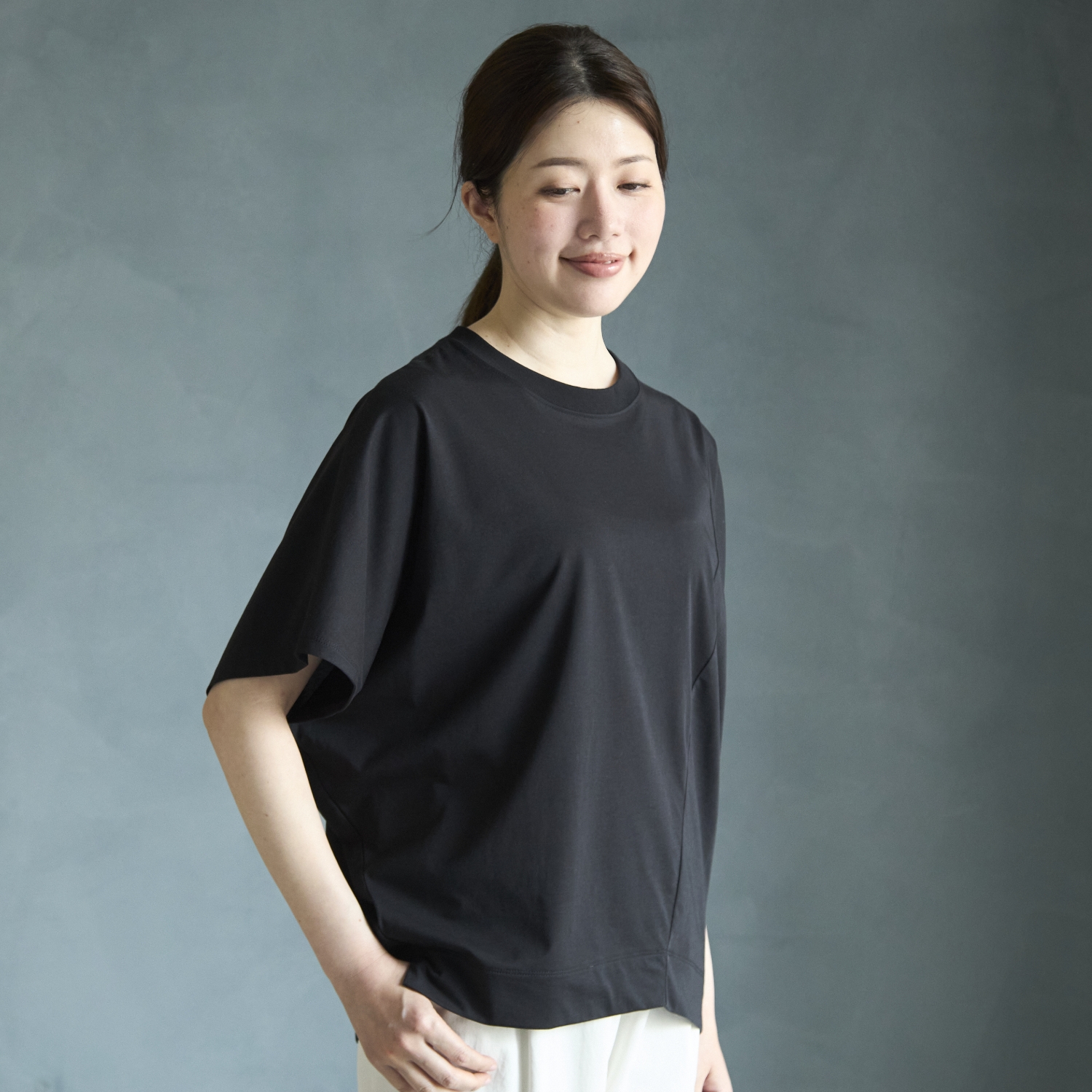 Kilka×assiette涼しくてすっきり見えが叶うアシンメトリーカットソー