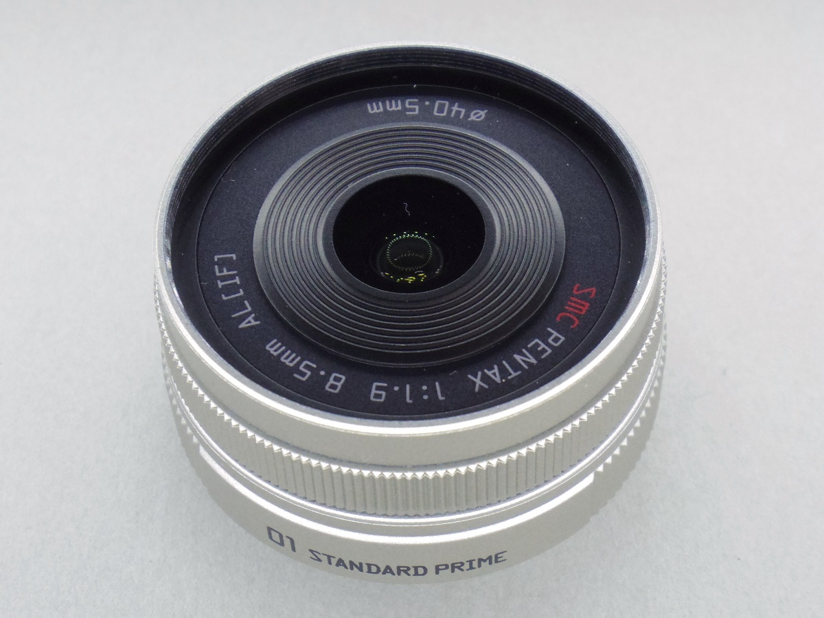 Qマウントの標準単焦点レンズ、01 STANDARD PRIMEのレビュー | しな